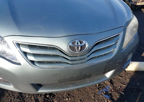 2011 Toyota Camry Xle z USA, uszkodzony, nr VIN 4T1BF3EK3BU665629